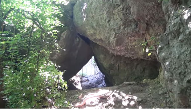 Пећина у Србији КРИЈЕ благо цара Душана: Свако ко је привирио у њу, није се жив вратио, верује се да ге чува змија, виђали су и мистериозног мушкарца (ВИДЕО)